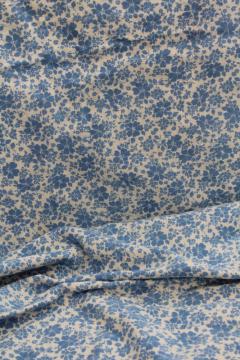 catalog photo of vintage homespun weave cotton feed sack fabric, blue & white print flowers