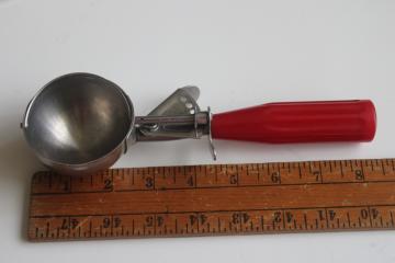 catalog photo of vintage ice cream scoop, cherry red bakelite handle Croford stainless kitchen utensil 