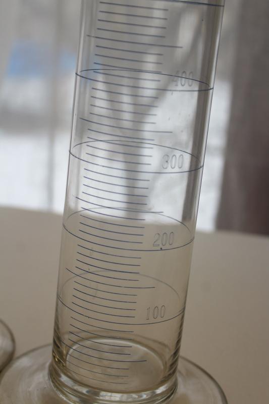 photo of vintage industrial lab glass 1000 ml tall cylinder measures for display pieces or vases #8