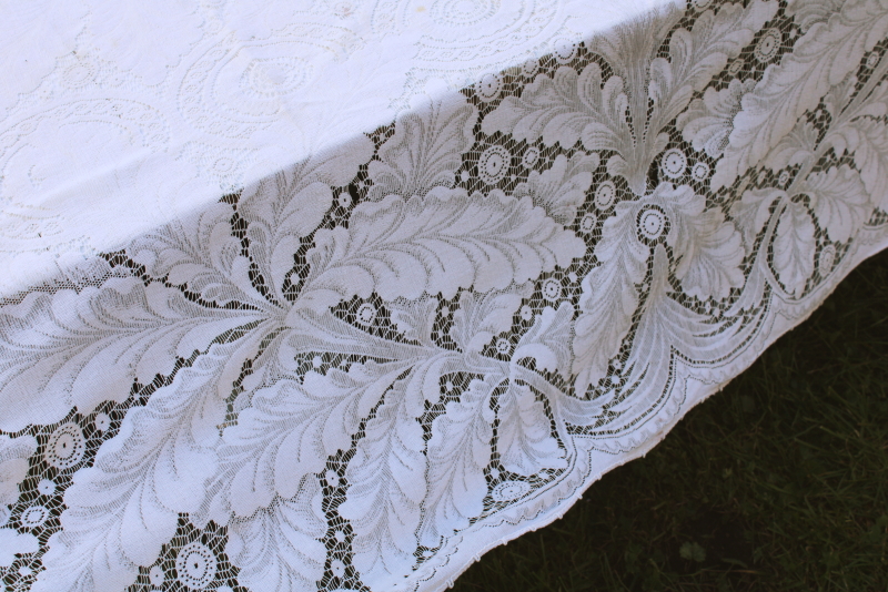 photo of vintage ivory lace tablecloth, old Quaker Lace tablecloth w/ scrolling plumes pattern #6