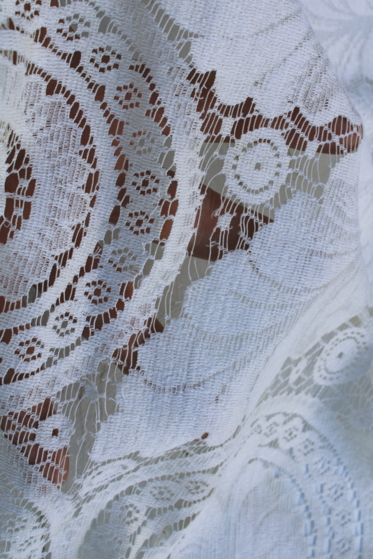 photo of vintage ivory lace tablecloth, old Quaker Lace tablecloth w/ scrolling plumes pattern #9