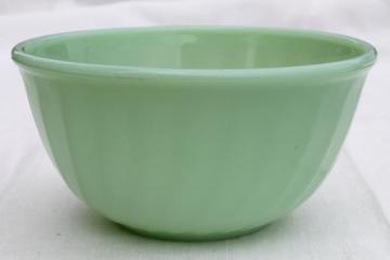 catalog photo of vintage jadeite glass, Fire-King jadite swirl mixing bowl 6