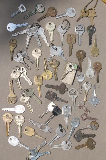 photo of vintage key lot, car & truck keys, latch keys for door locks, house keys etc. #1