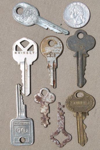 photo of vintage key lot, car & truck keys, latch keys for door locks, house keys etc. #2