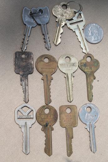 photo of vintage key lot, car & truck keys, latch keys for door locks, house keys etc. #5