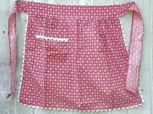 photo of vintage kitchen aprons, pretty cotton print & gingham checked half apron lot #3