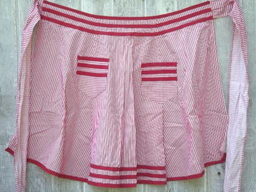 photo of vintage kitchen aprons, pretty cotton print & gingham checked half apron lot #5