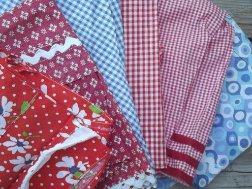 photo of vintage kitchen aprons, pretty cotton print & gingham checked half apron lot #8