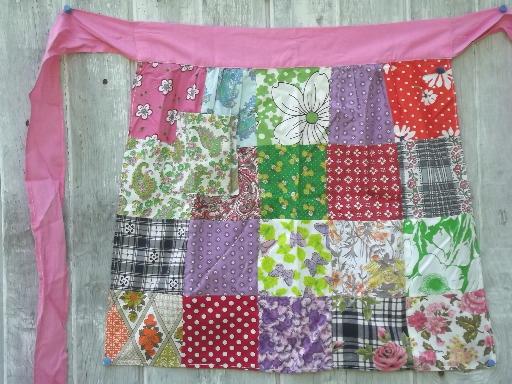 photo of vintage kitchen aprons, pretty cotton print & gingham checked half apron lot #8