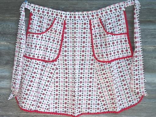 photo of vintage kitchen aprons, pretty cotton print & gingham checked half apron lot #4