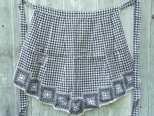 photo of vintage kitchen aprons, pretty cotton print & gingham checked half apron lot #4