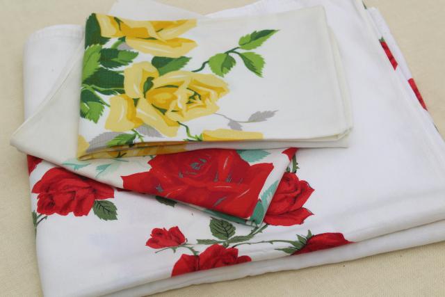 photo of vintage kitchen tablecloth & dish towels, red & yellow rose print cotton fabric #1