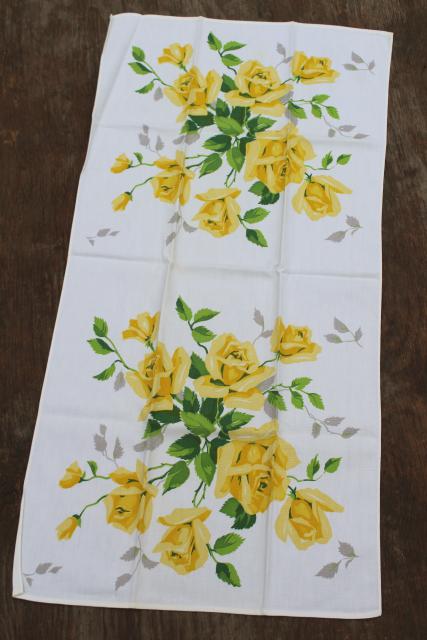 photo of vintage kitchen tablecloth & dish towels, red & yellow rose print cotton fabric #10