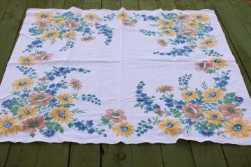 vintage kitchen towel or tablecloth, cottage garden flowers print, feed sack weave cotton fabric 