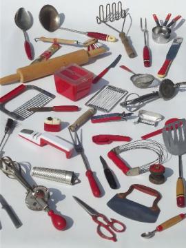 catalog photo of vintage kitchen utensils w/ painted wood handles, red plastic & bakelite