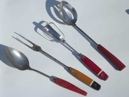 photo of vintage kitchen utensils w/ painted wood handles, red plastic & bakelite #5