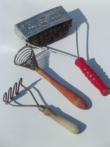 photo of vintage kitchen utensils w/ painted wood handles, red plastic & bakelite #8