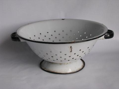 photo of vintage kitchenware, colander strainer basket lot, old graniteware enamel #6