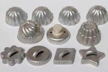 catalog photo of vintage kitchenware lot cookie cutters & jello molds little cake baking tins