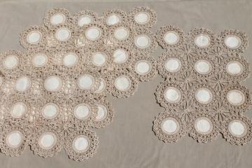 catalog photo of vintage lace table placemats, natural flax linen w/ lacy crochet doily motifs