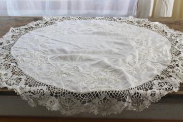 catalog photo of vintage lace trim linen doily, hand stitched padded embroidery table topper centerpiece