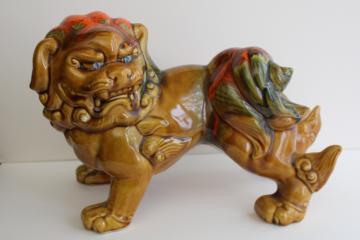 catalog photo of vintage large ceramic foo dog, lion fu w/ rhinestone eyes, mod 60s style chinoiserie