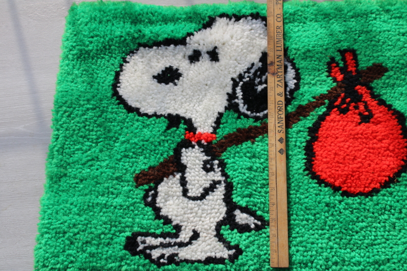 photo of vintage latch hook shag rug wall hanging, Snoopy the traveler w/ bandana bundle on stick #3