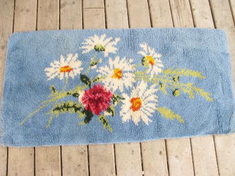 photo of vintage latch-hook rug w/ floral bouquet, white daisies on sky blue #1