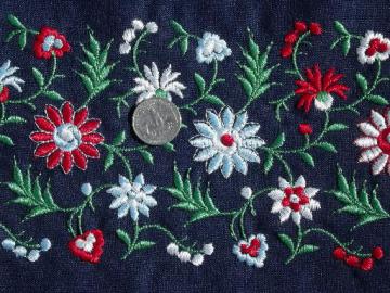 catalog photo of vintage linen weave fabric w/ rayon embroidery, Swiss alpine floral border 