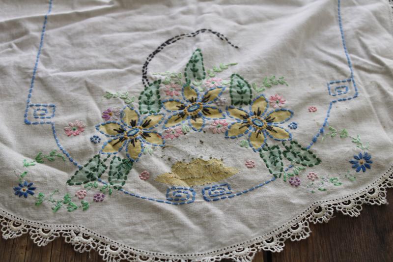 photo of vintage linens lot, cotton table runners w/ embroidery to upcycle for sewing, decor, quilting #3