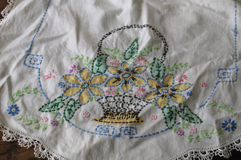 photo of vintage linens lot, cotton table runners w/ embroidery to upcycle for sewing, decor, quilting #4