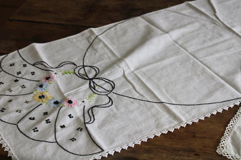 photo of vintage linens lot, cotton table runners w/ embroidery to upcycle for sewing, decor, quilting #6