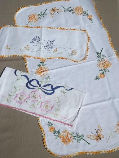 photo of vintage linens lot, embroidered table runners w/ crochet lace edging #7