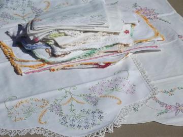 catalog photo of vintage linens lot, embroidered table runners w/ crochet lace edging