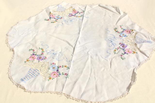 photo of vintage linens lot, embroidered table runners w/ crochet lace edging, hand stitched embroidery  #10