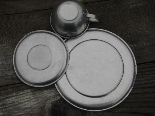 photo of vintage litho print aluminum metal doll dishes, child's toy dish set #5