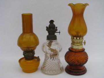 catalog photo of vintage little glass oil lamps w/ shades, amber gold mini lamp lot