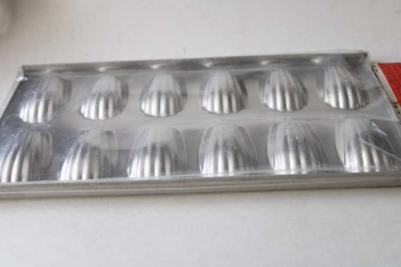 photo of vintage made in France metal mold baking pan for madeleines w/ cookie recipe #4