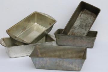 catalog photo of vintage metal bread pans, Bake King / Ovenex loaf pans, primitive antique bread pans