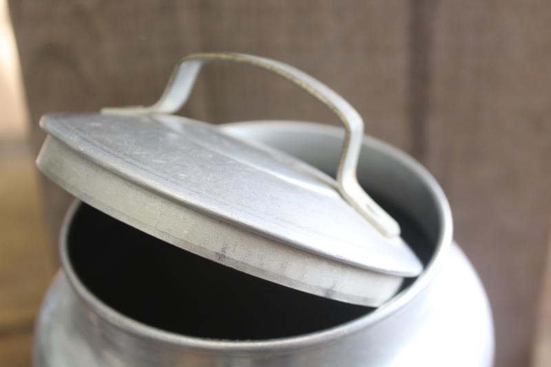 photo of vintage metal milk pail or cream can, one gallon aluminum bucket w/ lid, wire handle #5