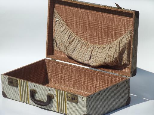 photo of vintage metal suitcase, retro 1940s tin litho picnic box or carrying case #7