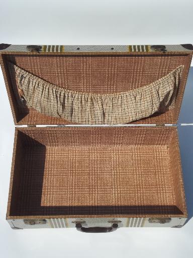 photo of vintage metal suitcase, retro 1940s tin litho picnic box or carrying case #8