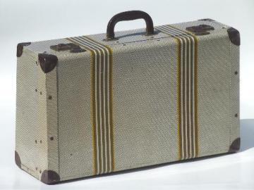 catalog photo of vintage metal suitcase, retro 1940s tin litho picnic box or carrying case