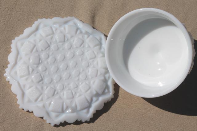 photo of vintage milk glass Westmoreland old quilt round cheese or covered butter dish #4