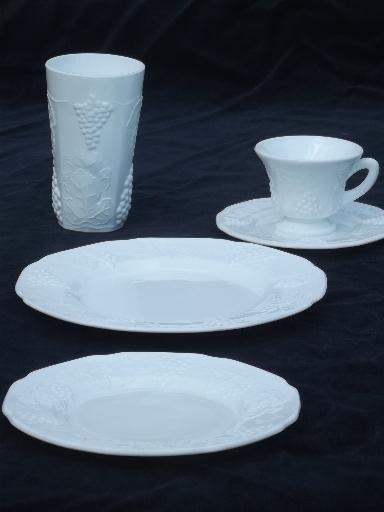 photo of vintage milk glass dishes set for 4, Indiana harvest grapes milk glass #2