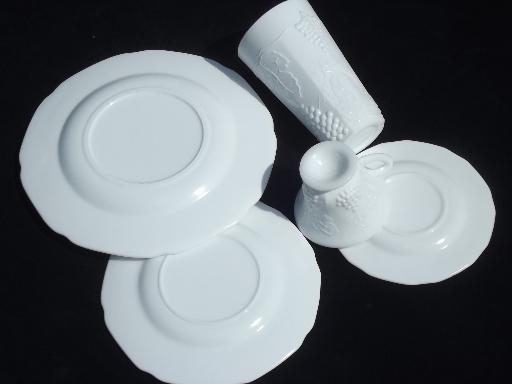 photo of vintage milk glass dishes set for 4, Indiana harvest grapes milk glass #5