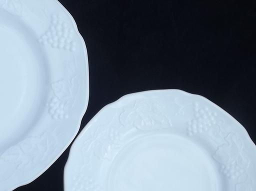 photo of vintage milk glass dishes set for 4, Indiana harvest grapes milk glass #6