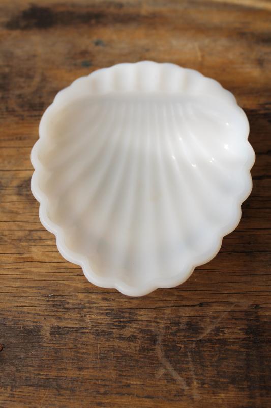 photo of vintage milk glass soap dish, sea shell shape tray or trinket bowl #5