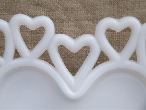 photo of vintage milk glass tray or plate w/ hearts border, Westmoreland heart pattern  #4