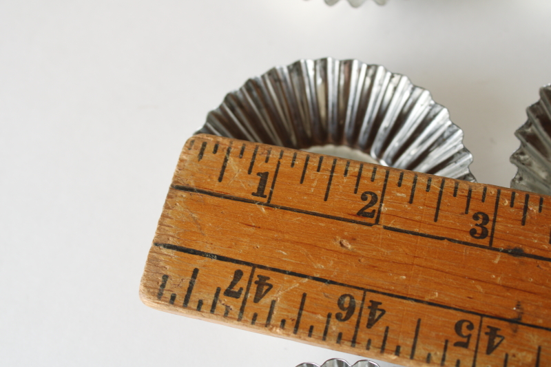photo of vintage mini tartlet & tart pans, fluted tins sandbakkel cookie molds  #2